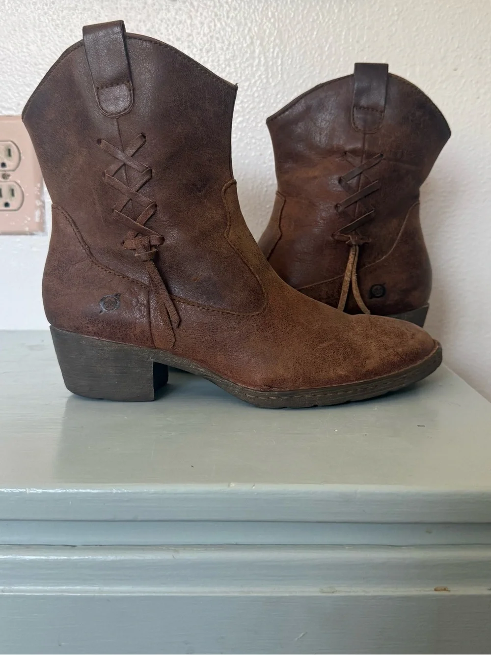 Born boots